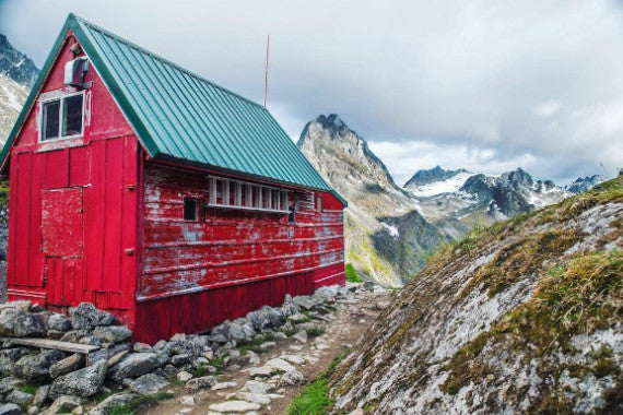 10 WORLD MOUNTAIN HUTS