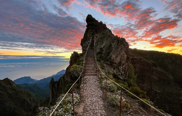 5 CIRCULAR HIKES IN EUROPE